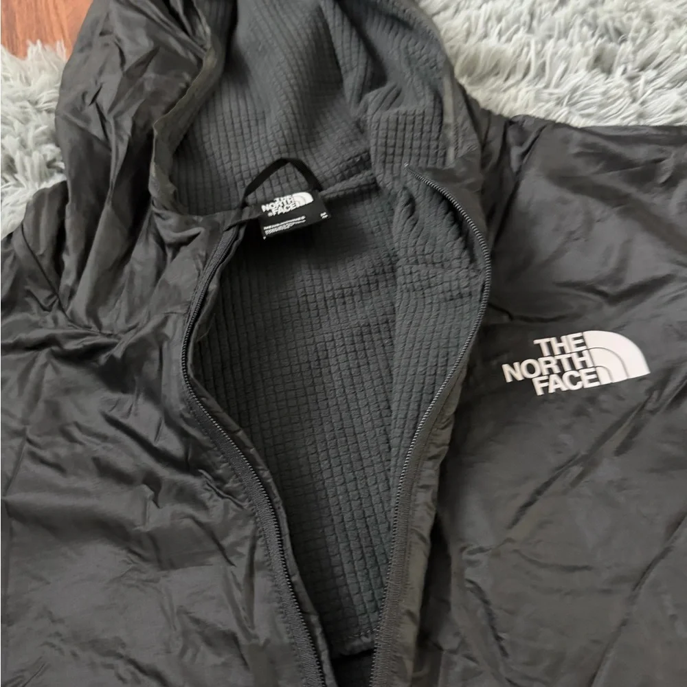 The North Face Men's Charcoal Windbreaker - Picture 2 of 5